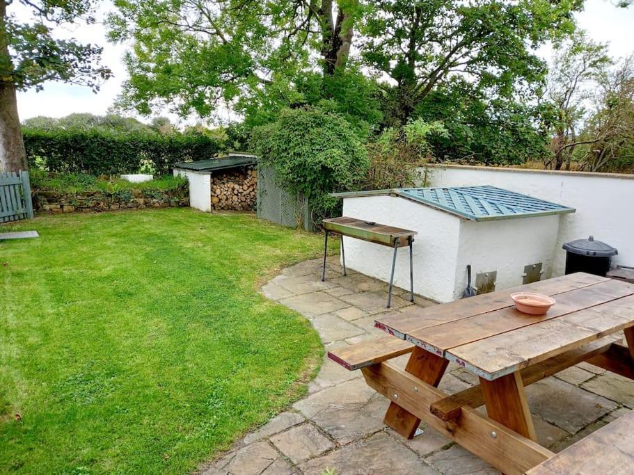 Rhos Y Bel Cottage Angelsey Llangadwaladr  Exterior photo